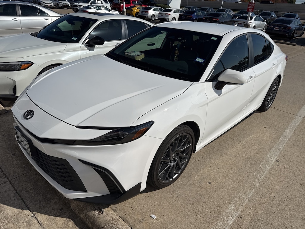 Used 2025 Toyota Camry SE Sedan