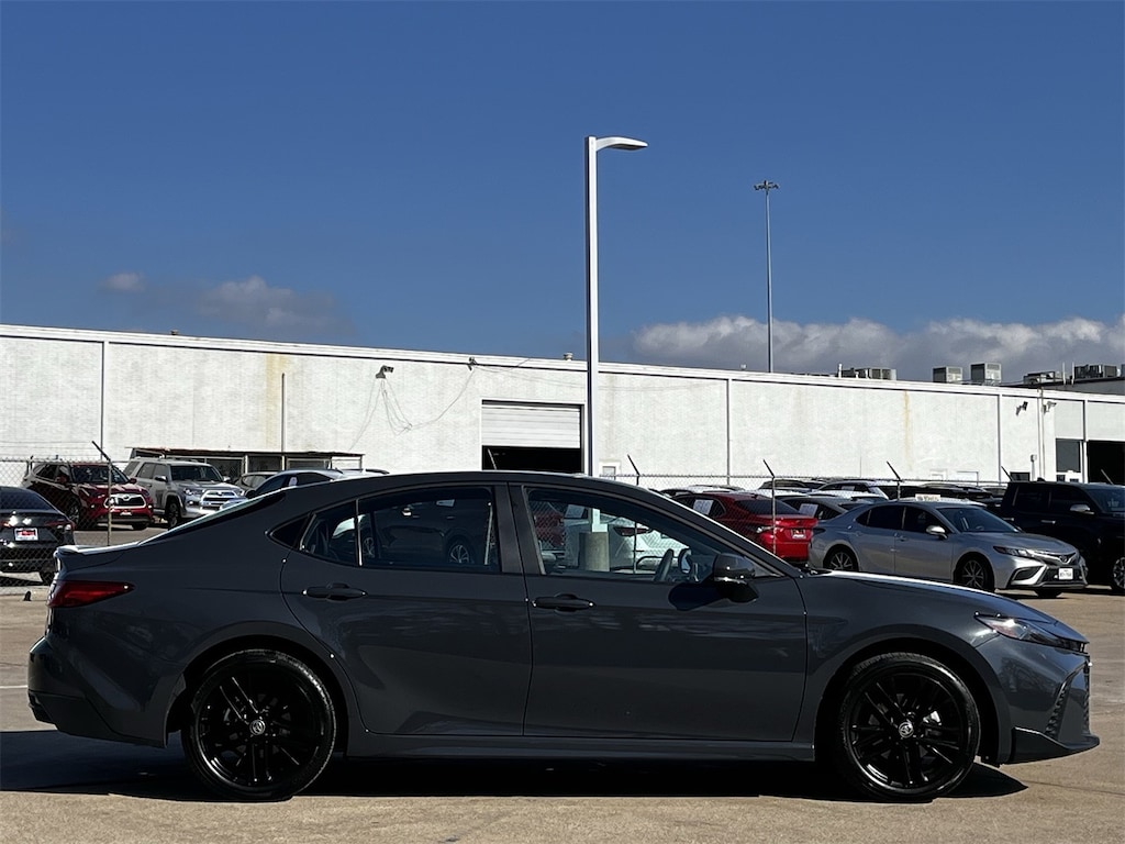 Used 2025 Toyota Camry SE w/Wheels: 18-Inch Black-Finished Alloy Sedan