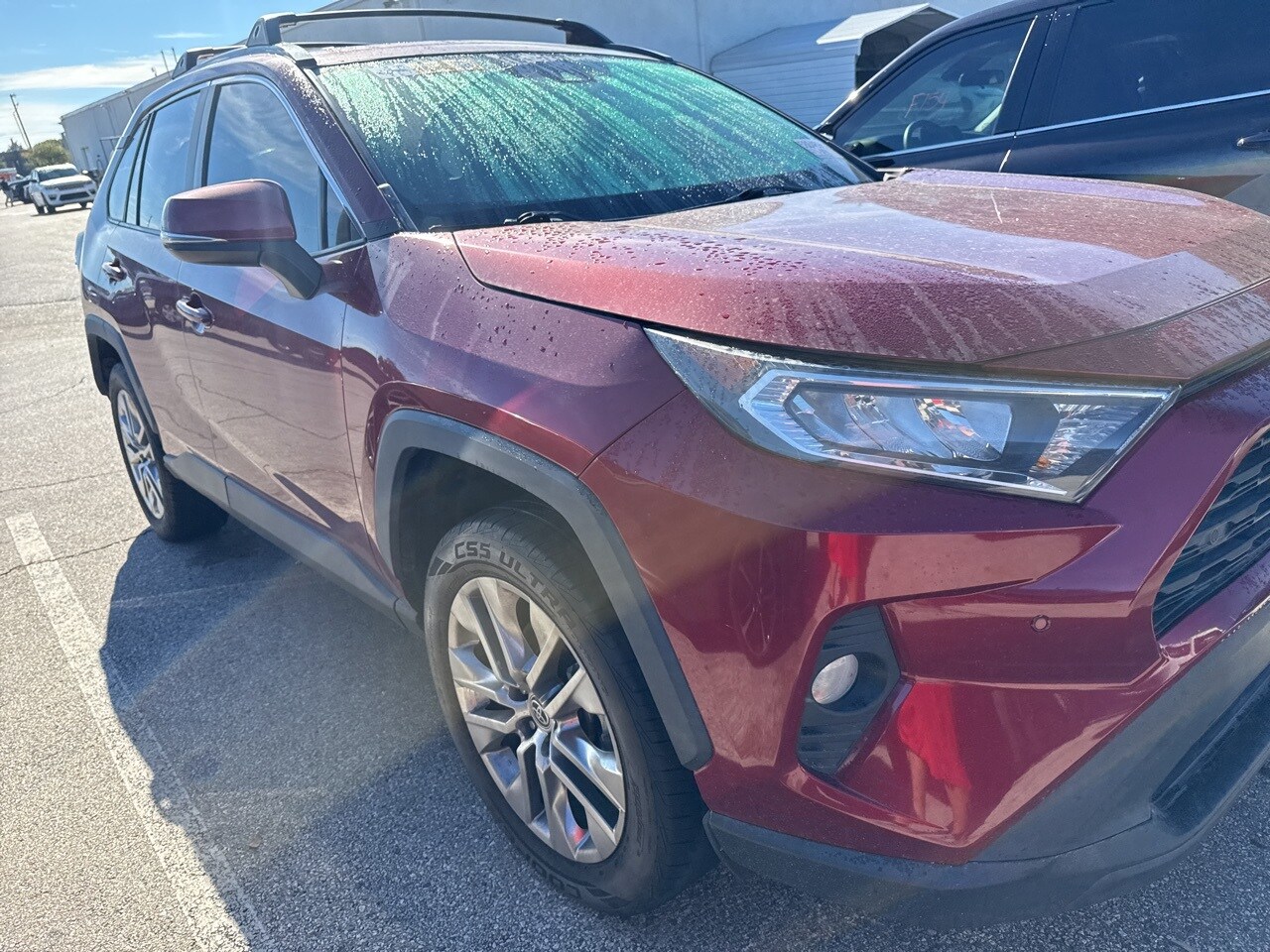 2021 Toyota RAV4 XLE Premium photo 3