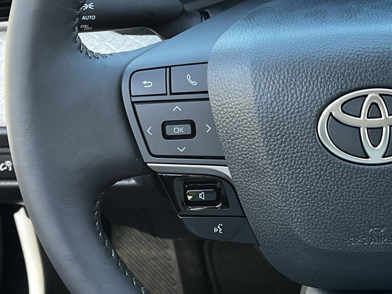 2026 Toyota Camry XLE - Photo 12