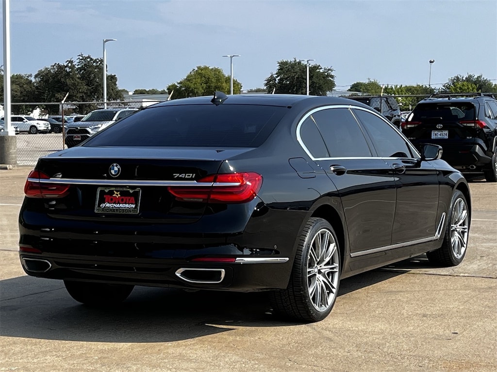 Used 2019 BMW 740i 740i w/Navigation Sedan