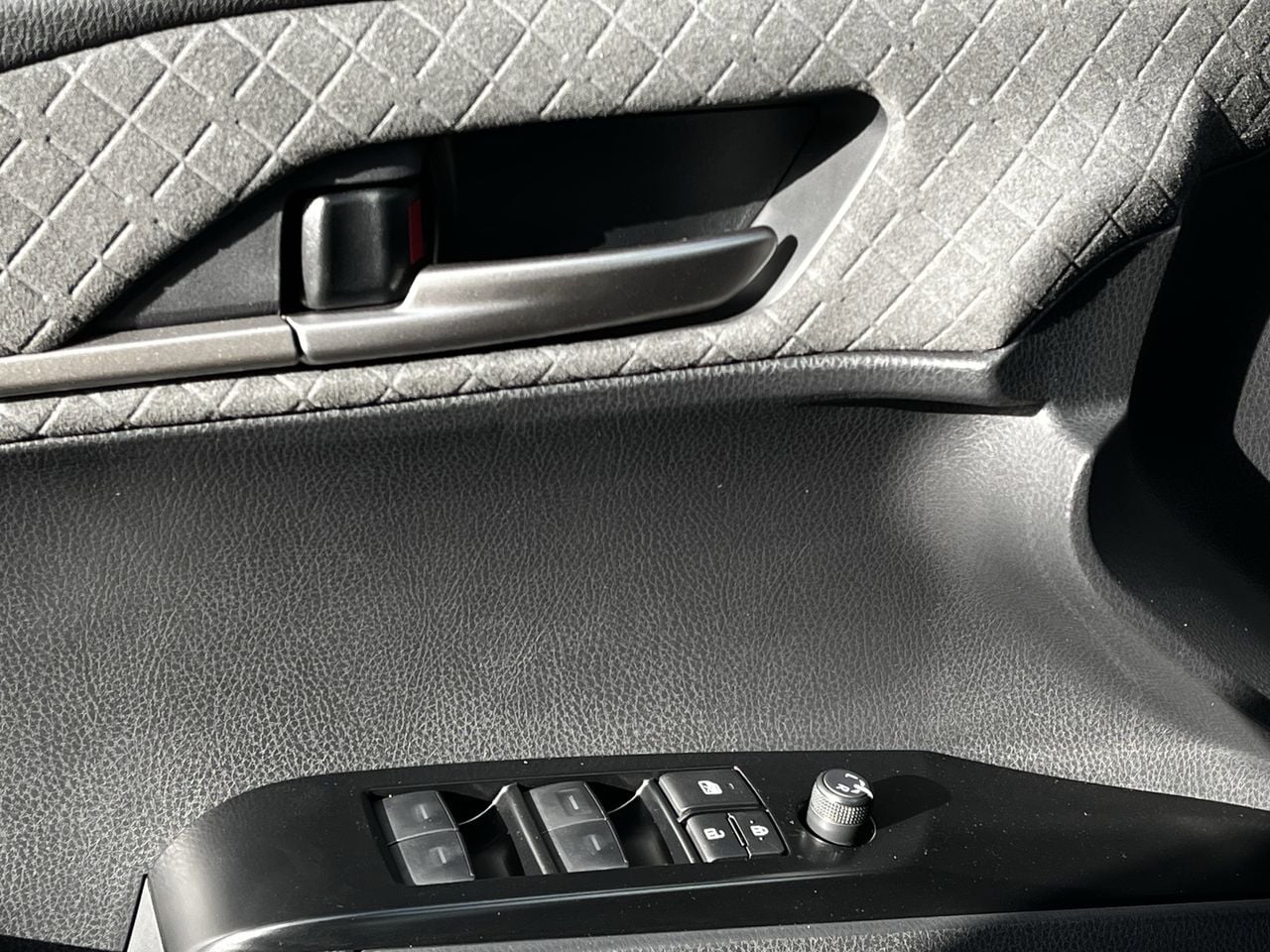 2026 Toyota Camry XLE - Photo 21