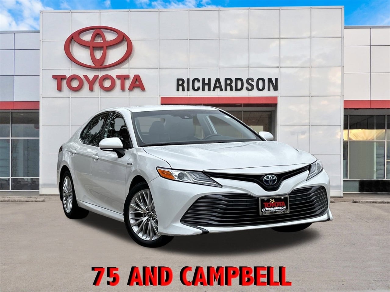 2020 Toyota Camry XLE's photo