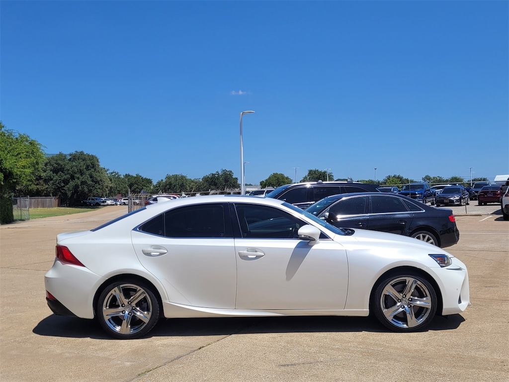 Used 2017 Lexus IS 200t 200t Premium w/Intuitive Park Assist Sedan