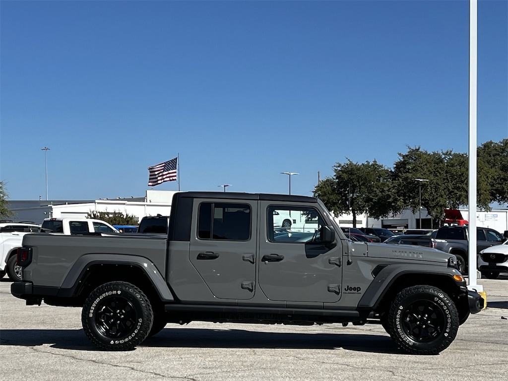 Used 2021 Jeep Gladiator Willys w/Technology/Trailer Tow Package Truck Crew Cab