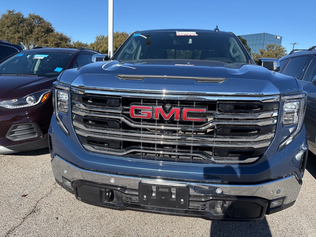 2024 Gmc Sierra 1500 SLT photo 2