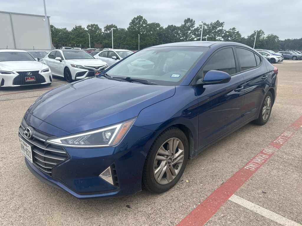 Used 2020 Hyundai Elantra Value Edition w/Moonroof/16-Inch Alloy Sedan