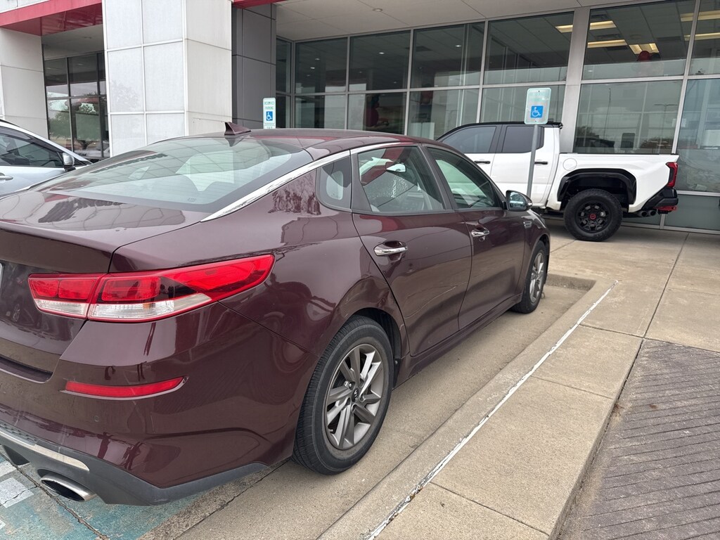 Used 2020 Kia Optima LX w/6.5J x 16-in Silver Alloy Wheels Sedan