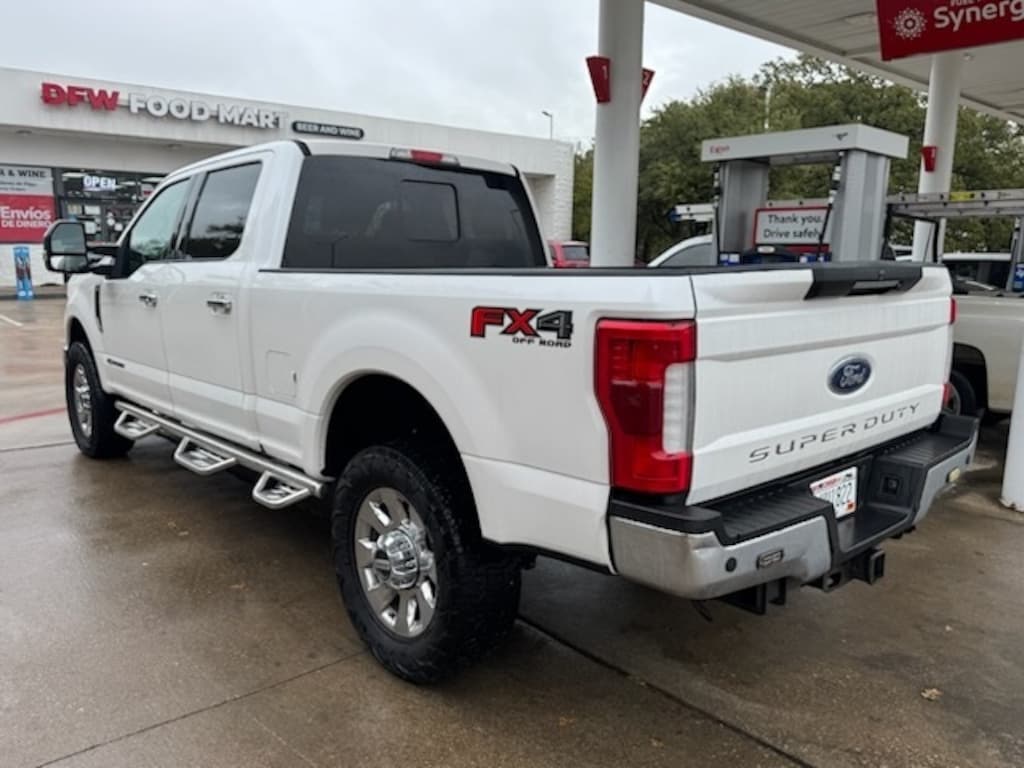 Used 2019 Ford F-250 Lariat w/FX4 Off-Road Package/Chrome Package Truck Crew Cab