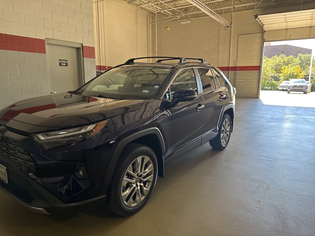 Used 2023 Toyota RAV4 Limited w/Leather/Sunroof/19-in Alloy SUV