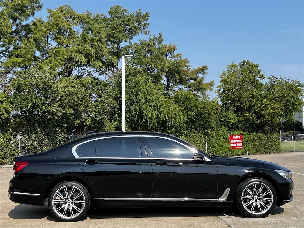 Used 2019 BMW 740i 740i w/Navigation Sedan