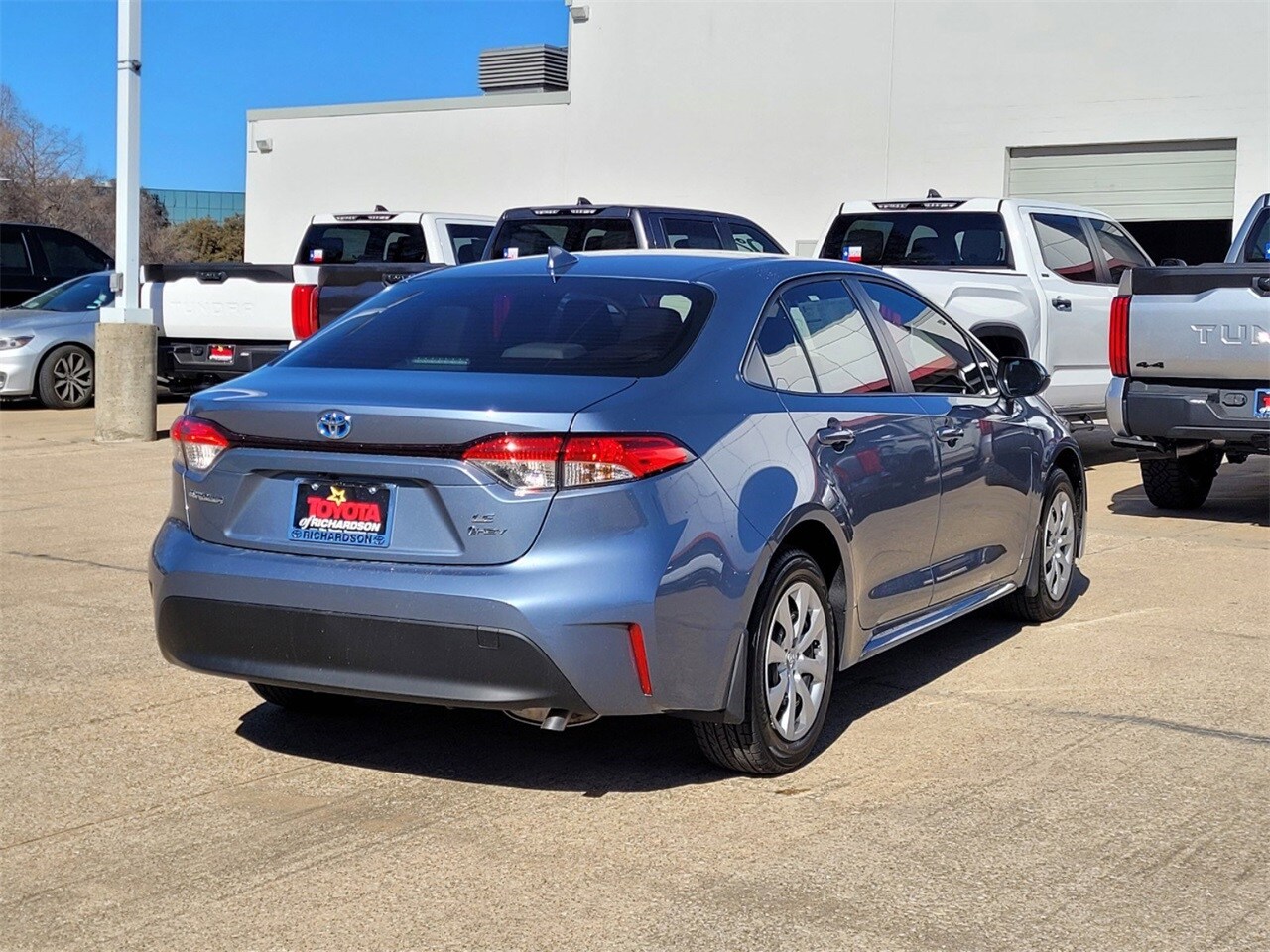 2025 Toyota Corolla Hybrid LE photo 3
