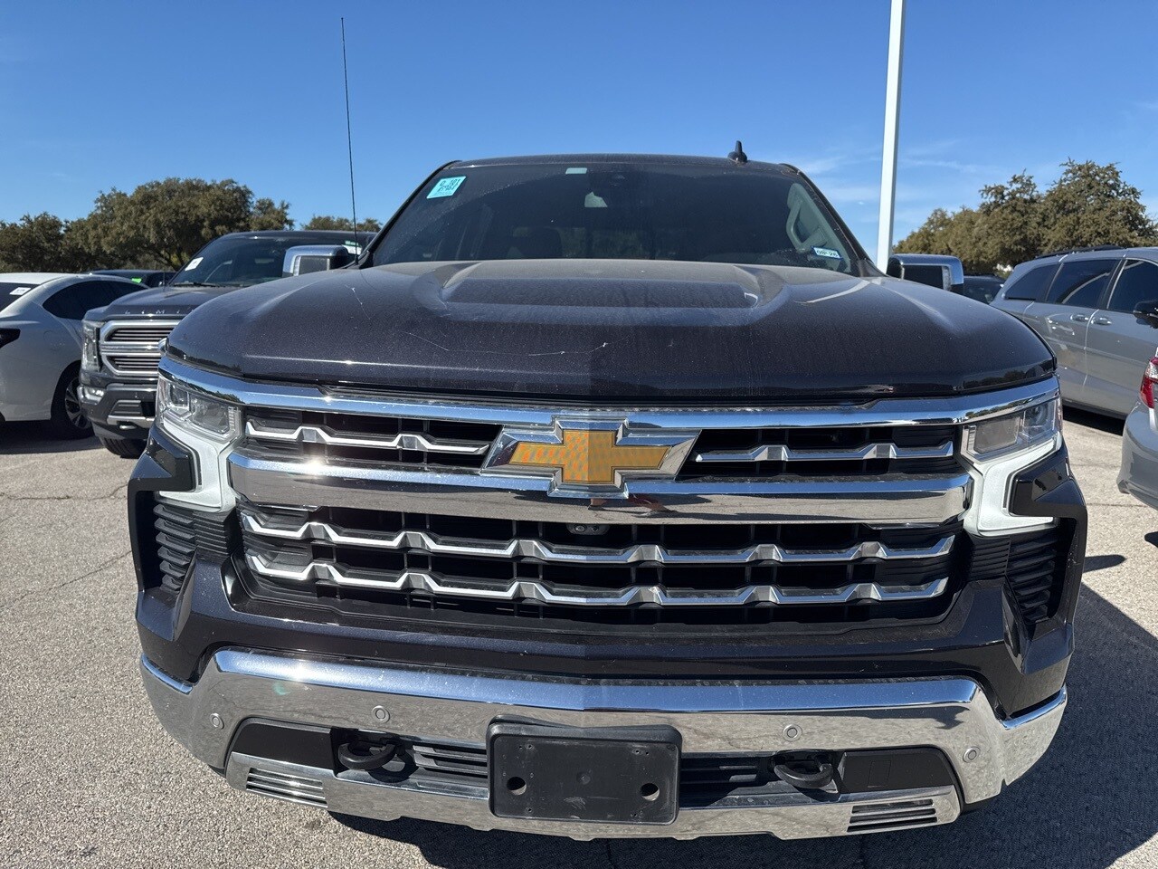 2022 Chevrolet Silverado 1500 LTZ Z71 photo 2