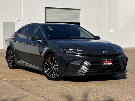2025 Toyota Camry XLE Premium w/Panoramic Glass Roof Sedan