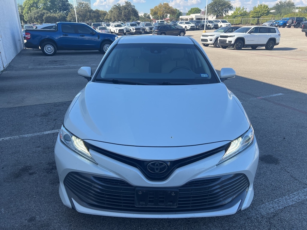 Used 2019 Toyota Camry XLE w/Perforated Leather/18-in Alloy Sedan