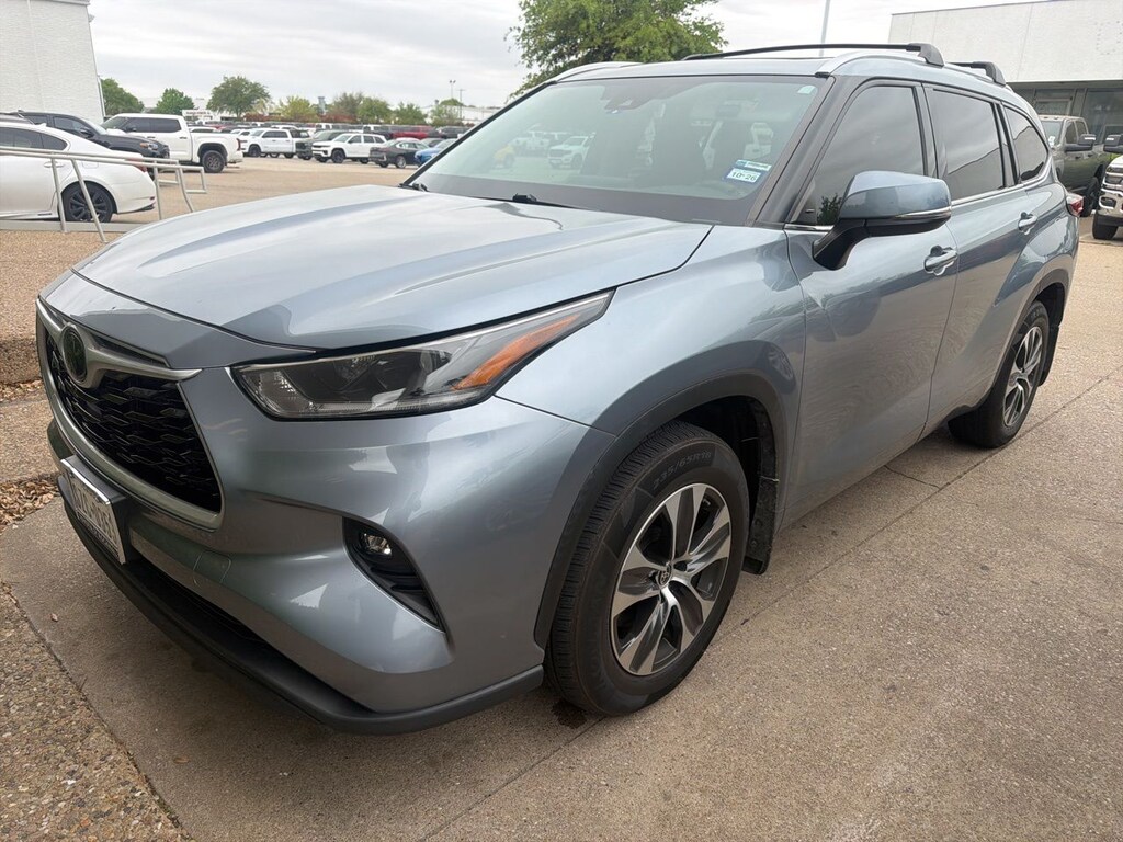 Used 2021 Toyota Highlander XLE SUV