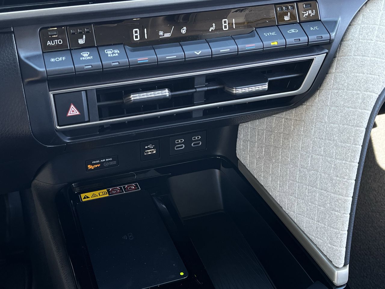 2026 Toyota Camry XLE - Photo 18