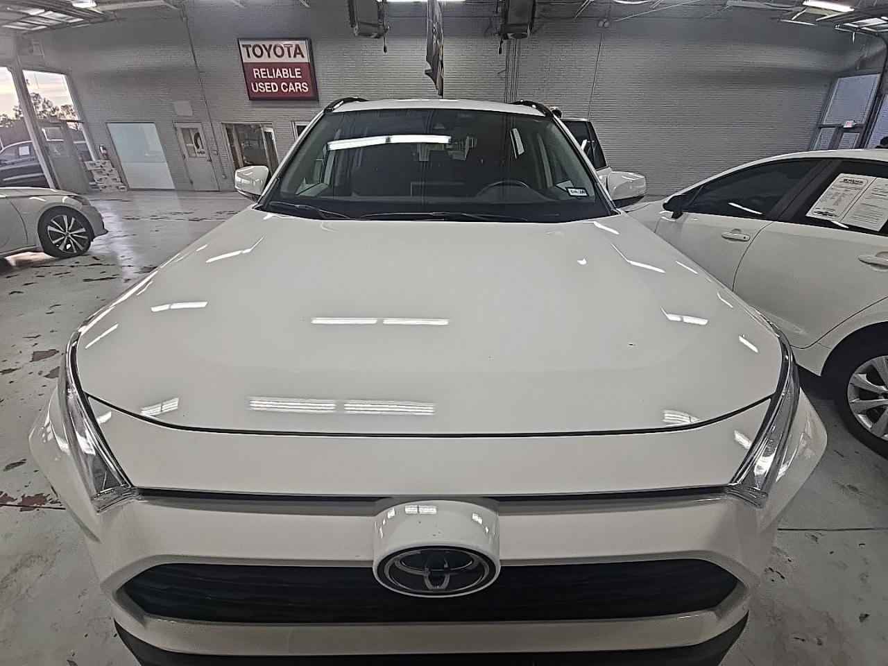 Used 2021 Toyota RAV4 XLE with VIN 2T3W1RFV5MW147138 for sale in Northfield, Minnesota