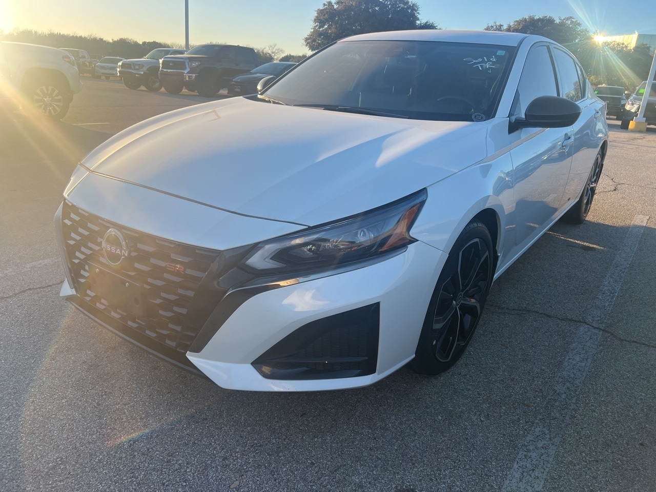 2024 Nissan Altima SR's photo