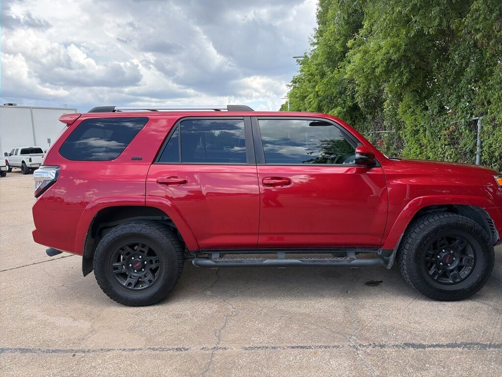 Used 2021 Toyota 4Runner SR5 Premium w/Navigation/Sunroof/17-in Alloy SUV