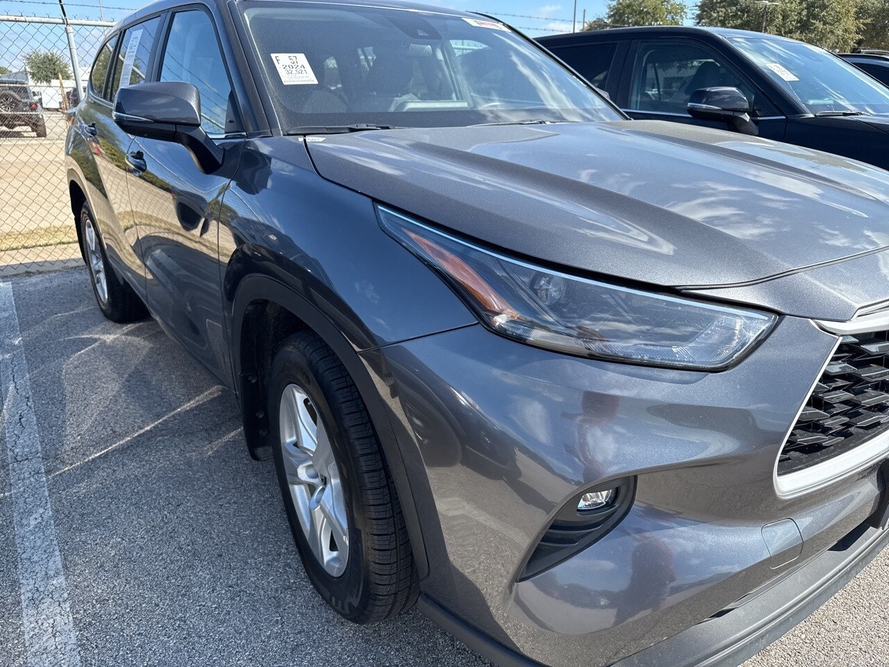 2024 Toyota Highlander LE photo 3