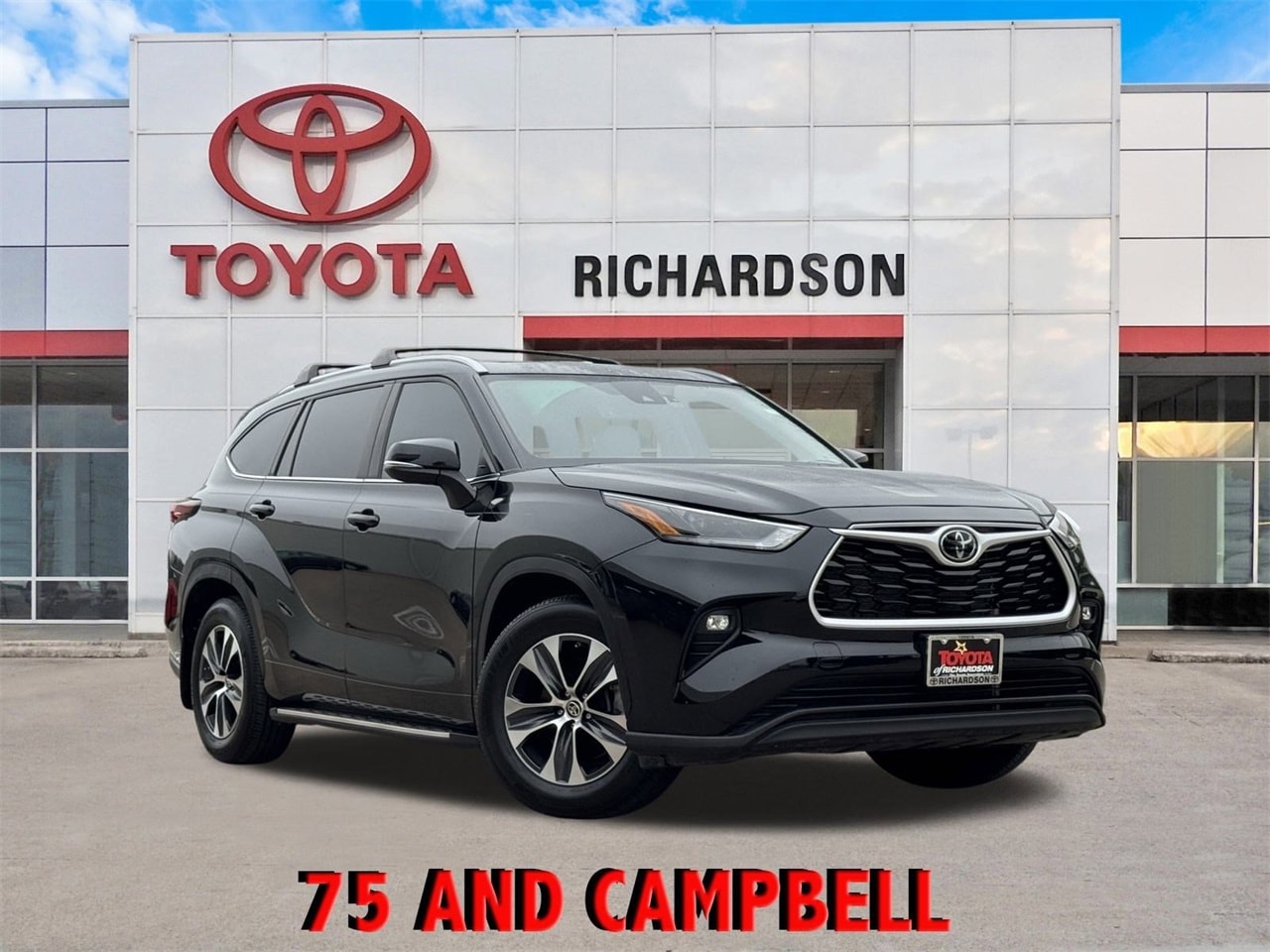 2024 Toyota Highlander XLE's photo