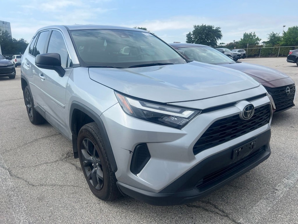 Used 2024 Toyota RAV4 LE w/Blackout Emblem/Black Alloy Wheels SUV