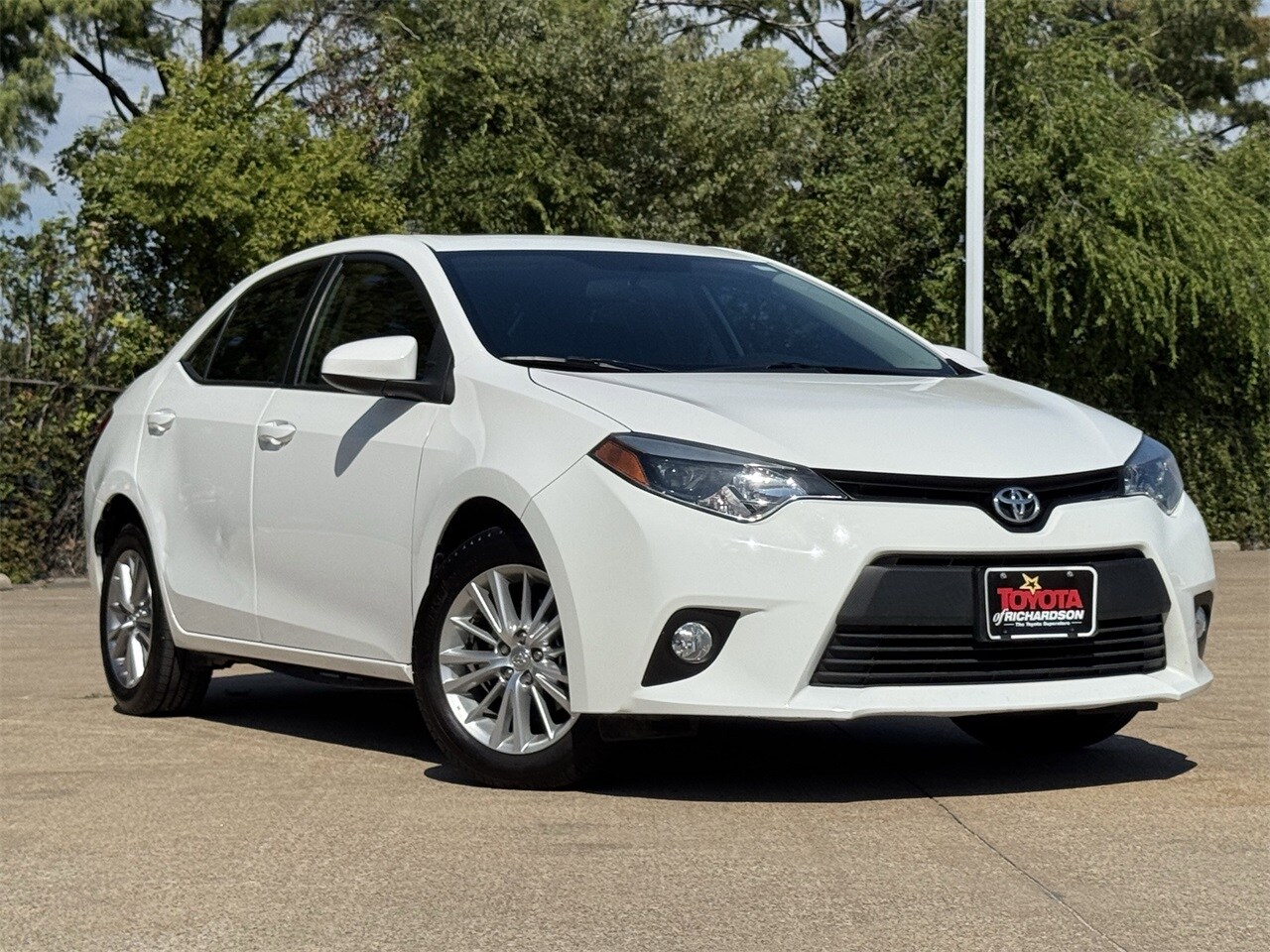 2014 Toyota Corolla LE Premium photo 2
