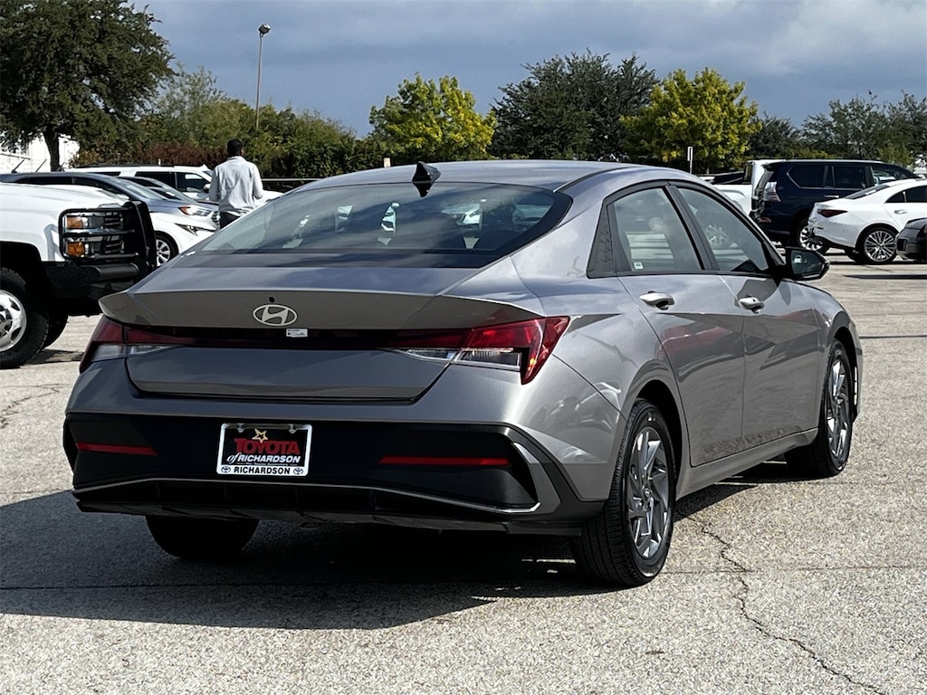 Used 2024 Hyundai Elantra SEL Sedan