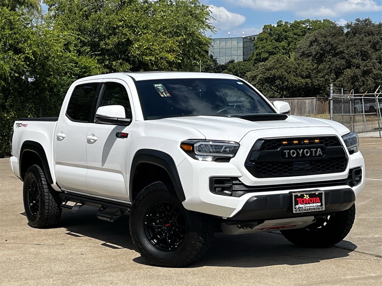 2021 Toyota Tacoma TRD Pro V6 photo 2