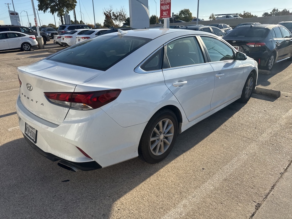 Used 2019 Hyundai Sonata SE w/16-Inch x 6.5J Aluminum Alloy Wheels Sedan