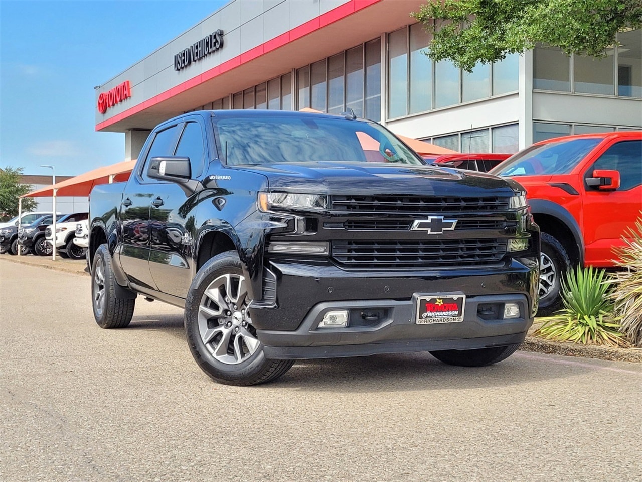 Used 2021 Chevrolet Silverado 1500 RST with VIN 3GCPWDED1MG149440 for sale in Richardson, TX