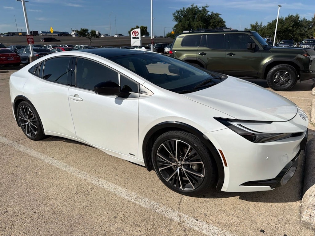 Used 2024 Toyota Prius XLE w/Panoramic Fixed Glass Roof/Leather/19-in All Hatchback