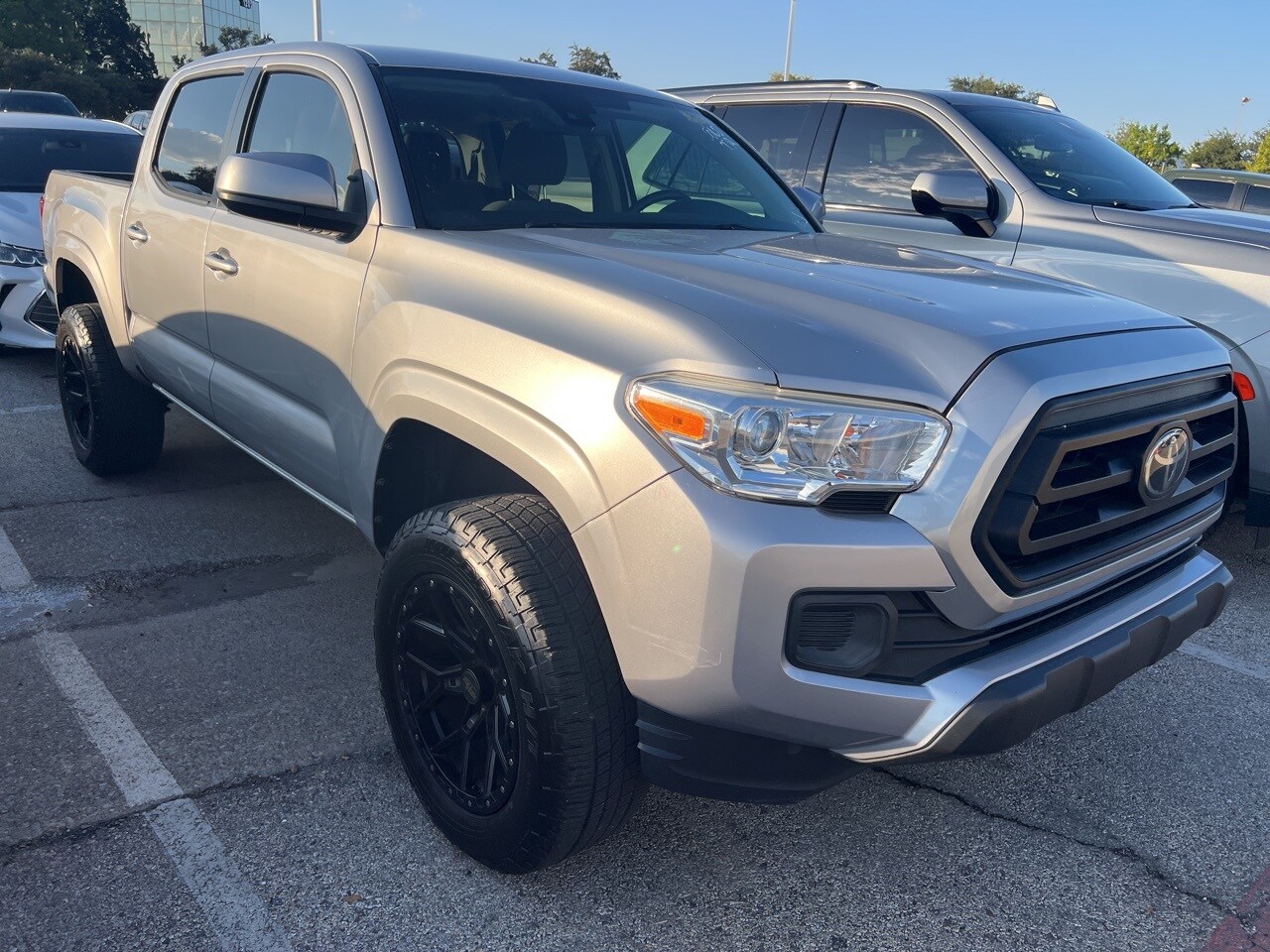 2020 Toyota Tacoma SR5 photo 3