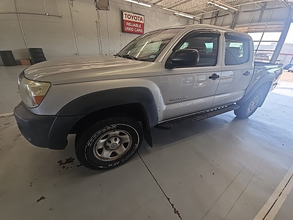 Used 2011 Toyota Tacoma Prerunner w/Super LOW-Miles Truck Double Cab