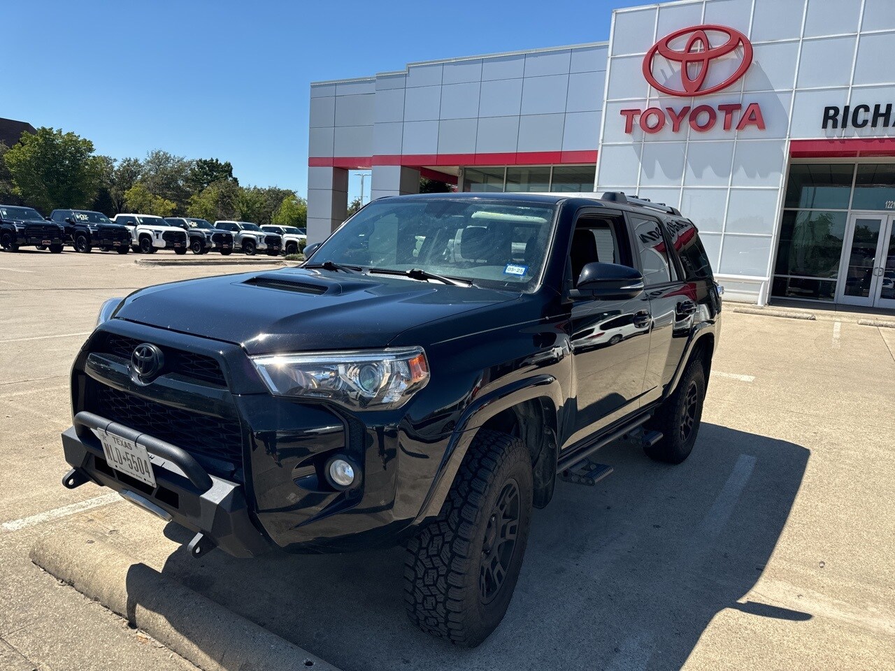 Used 2018 Toyota 4Runner Off-Road Premium with VIN JTEBU5JR4J5553290 for sale in Richardson, TX