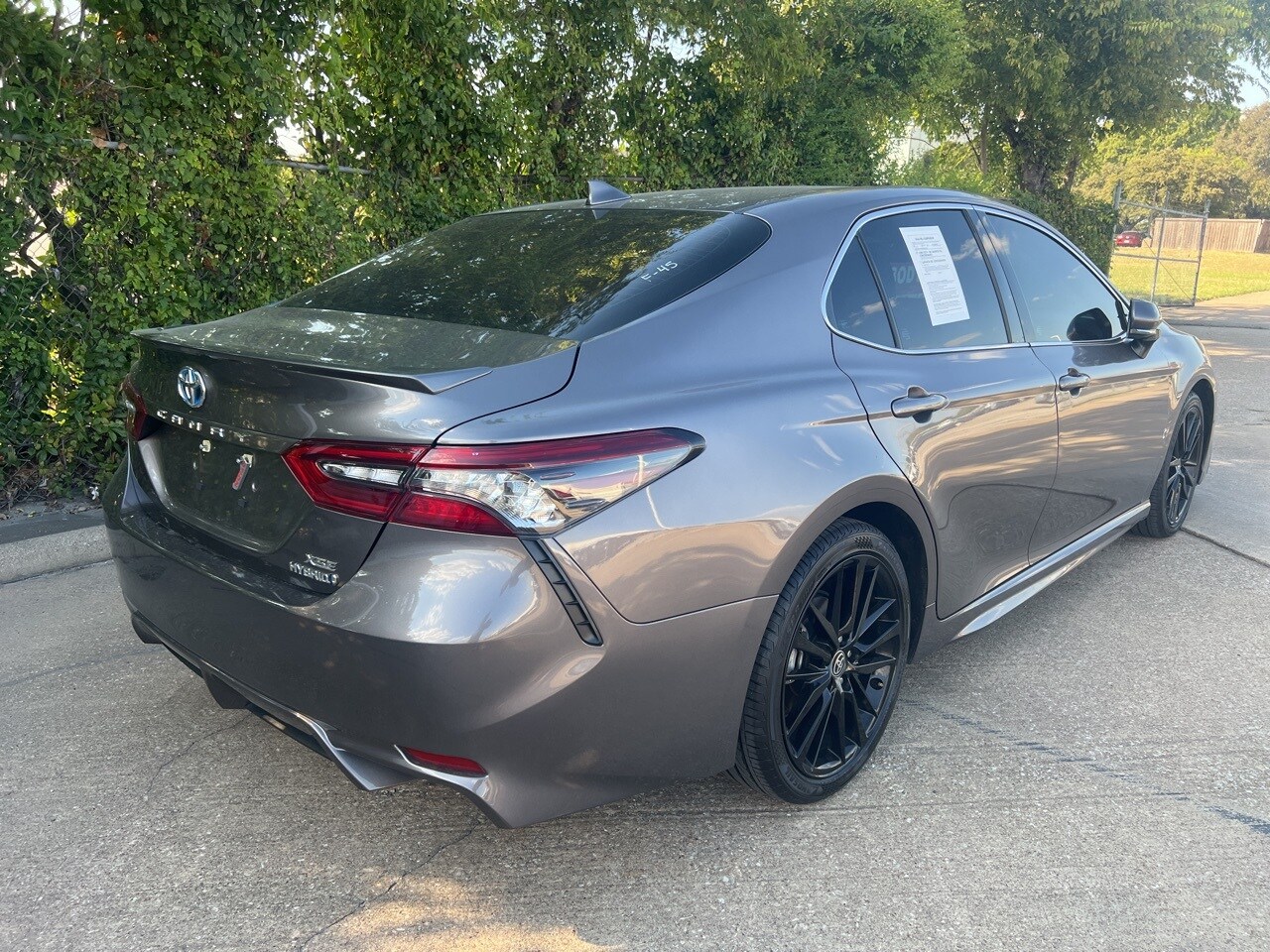 2024 Toyota Camry Hybrid XSE photo 3