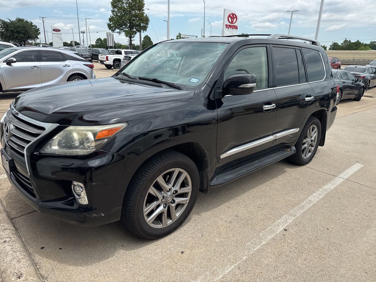 2014 Lexus LX 600 570's photo