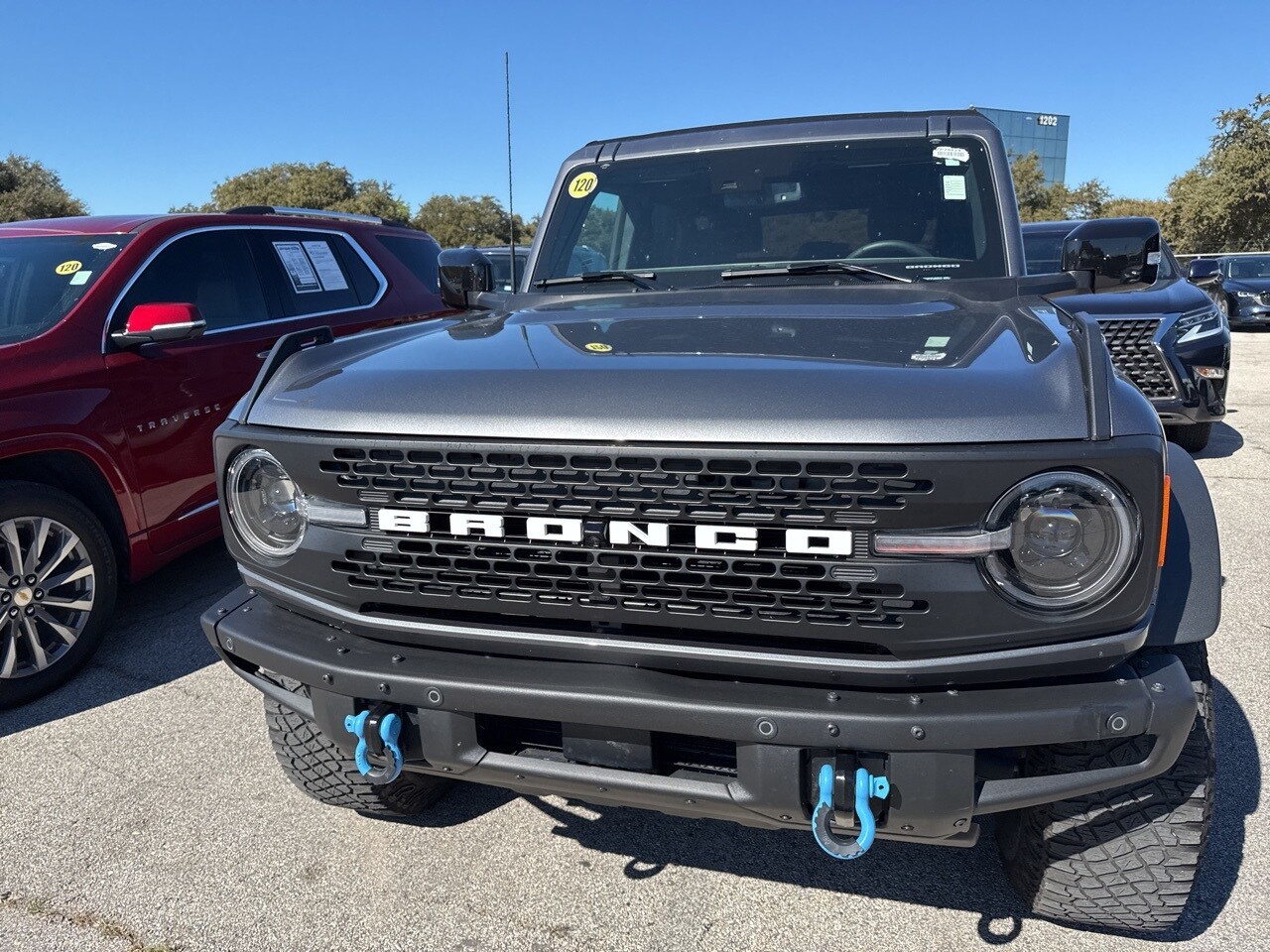 2023 Ford Bronco Wildtrak photo 2
