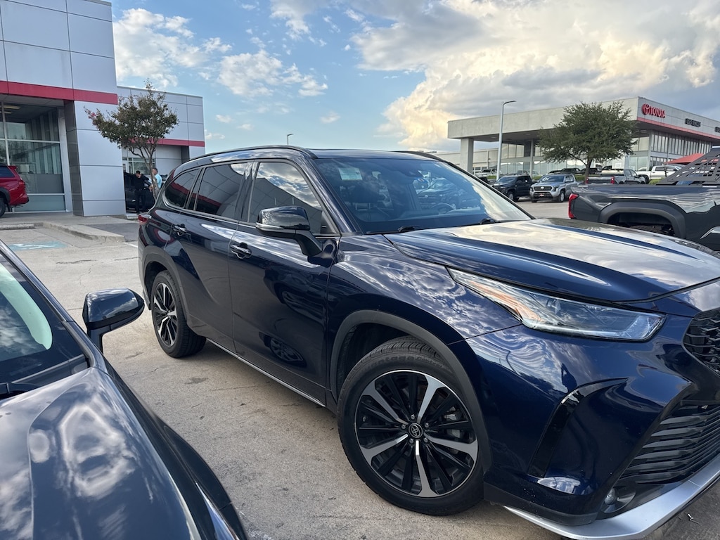 Used 2022 Toyota Highlander XSE w/20-in Machined-Face Alloy SUV