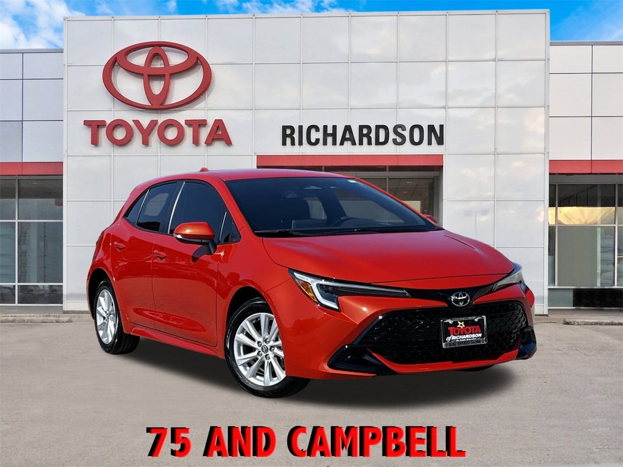 2025 Toyota Corolla Hatchback SE's photo