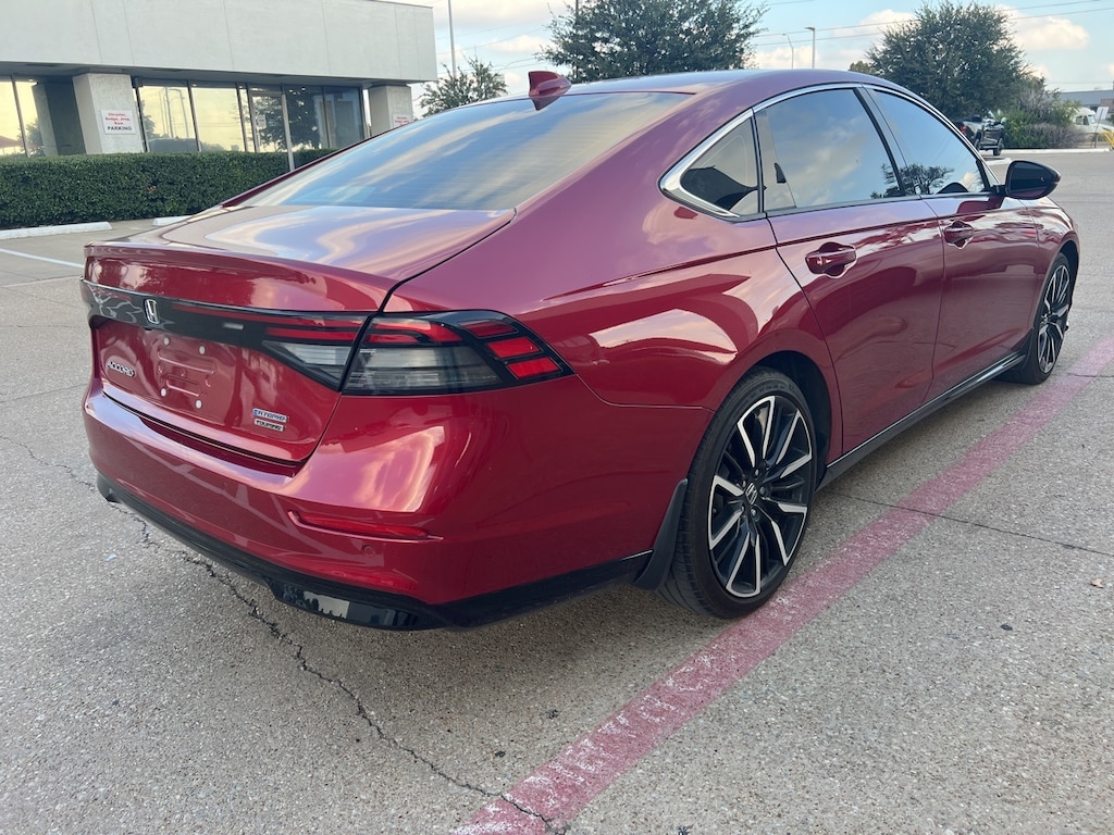 Used 2023 Honda Accord Hybrid Touring w/Nav/Lthr/SR/19-in Alloy Sedan