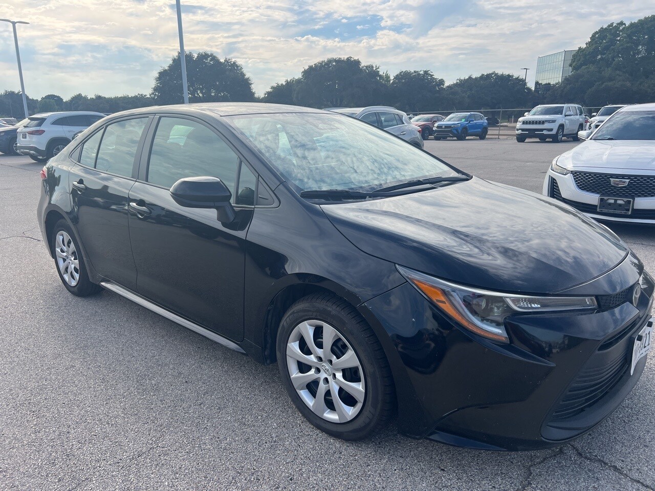 2024 Toyota Corolla LE photo 3