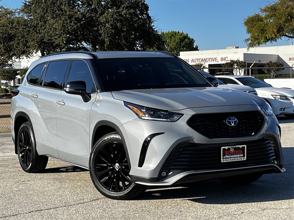 Used 2025 Toyota Highlander XSE w/Moonroof/Leather/20-in Alloy SUV