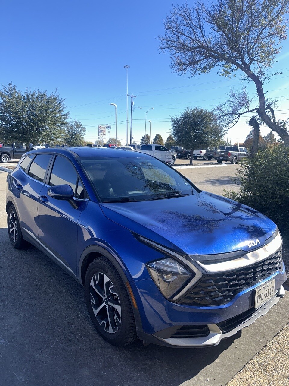 2023 Kia Sportage EX photo 2