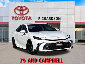 2025 Toyota Camry SE w/Wheels: 18-Inch Black-Finished Alloy Sedan