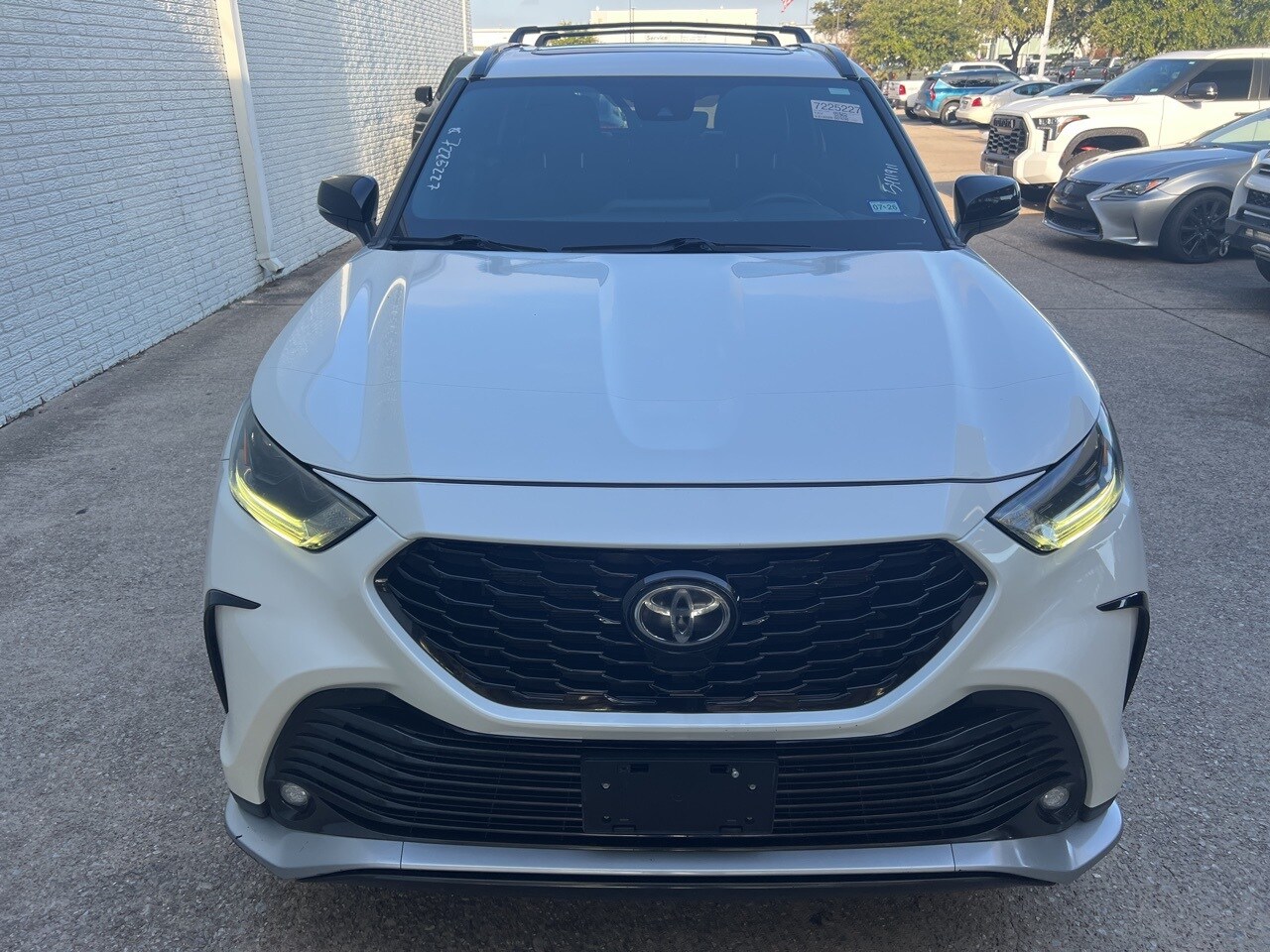 2021 Toyota Highlander XSE photo 2