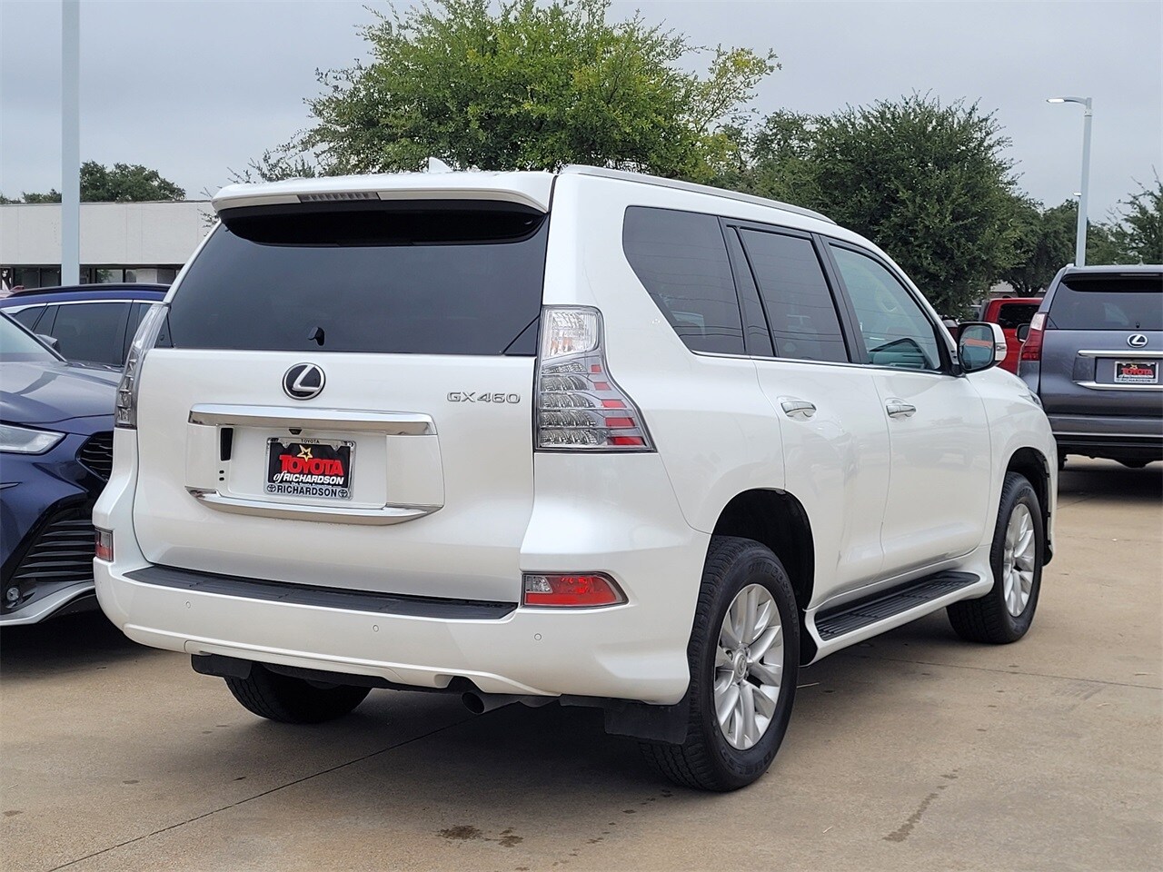 2023 Lexus GX 460 Premium photo 3