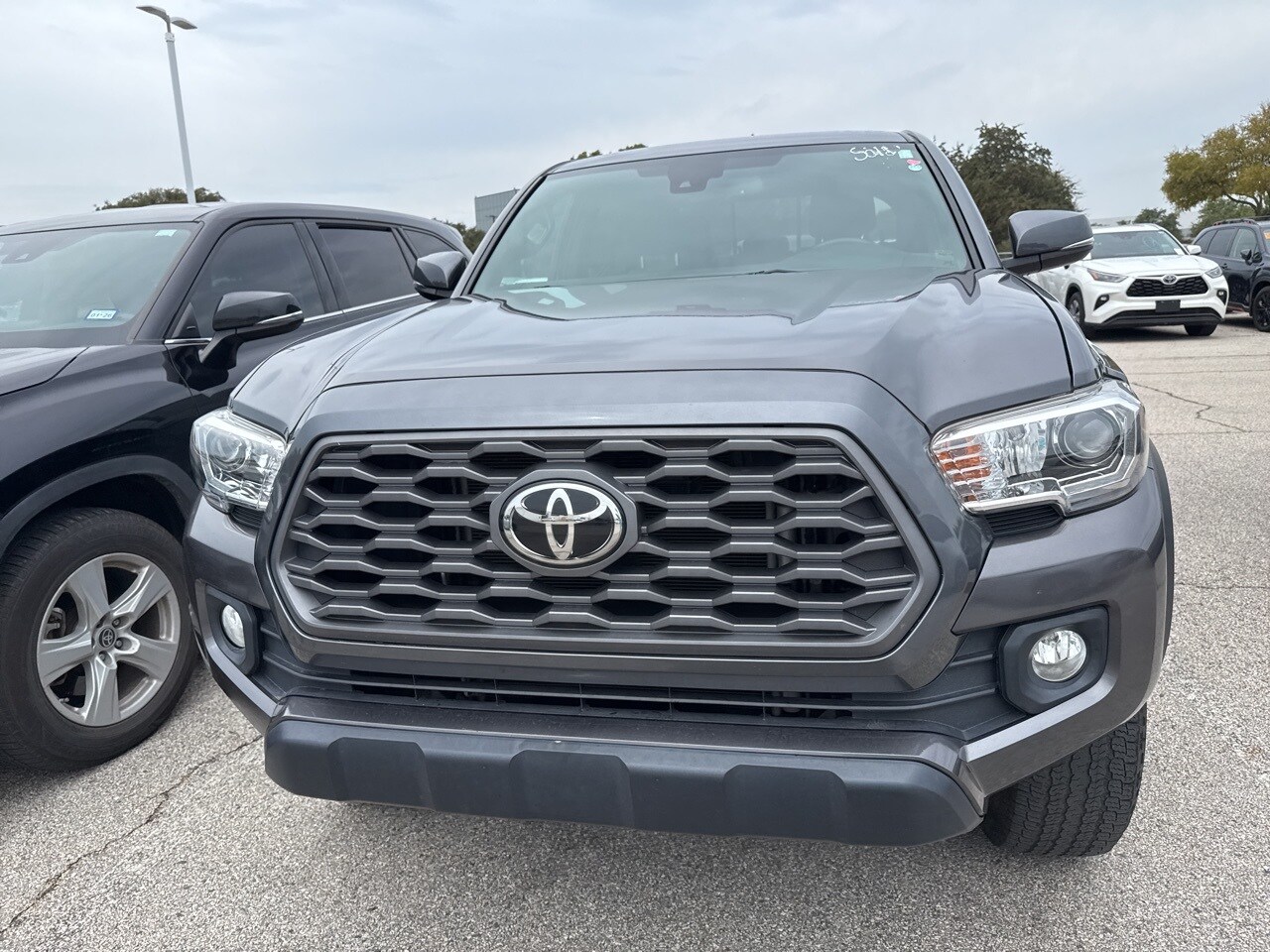 2021 Toyota Tacoma TRD Off-Road V6 photo 2
