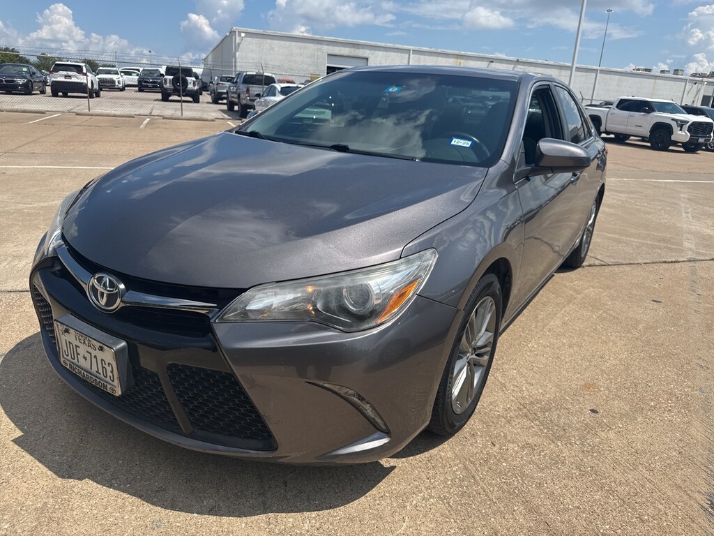 Used 2017 Toyota Camry SE w/17-Inch Alloy Wheels/Sunroof/Lthr Sedan